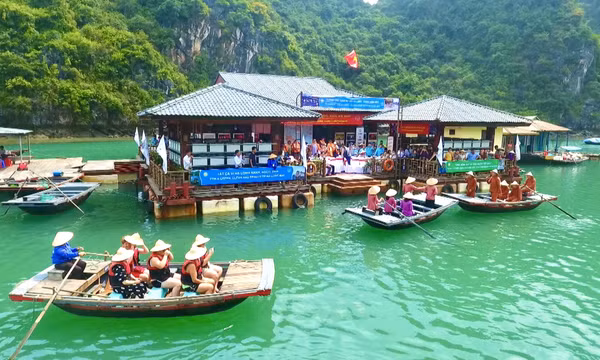 Làm sao để “hồi sinh” di sản làng chài trên Vịnh Hạ Long?