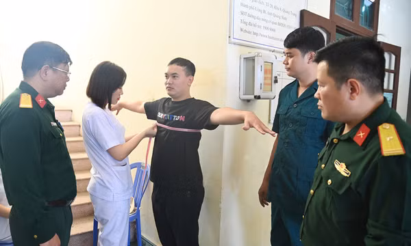 Trên 10.000 công dân tham gia khám sơ tuyển sức khỏe NVQS năm 2024