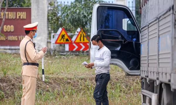 “Siết” thời gian lái xe không quá 8 tiếng/ngày