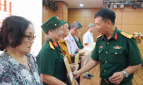 Nghĩa tình với những cán bộ đi B