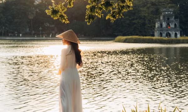 Mùa thu Hà Nội mơ màng qua ống kính của nhiếp ảnh gia Sài Gòn
