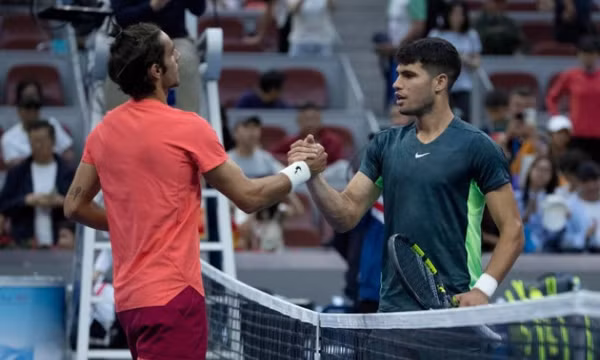 Alcaraz cân bằng kỷ lục của Nadal và Djokovic