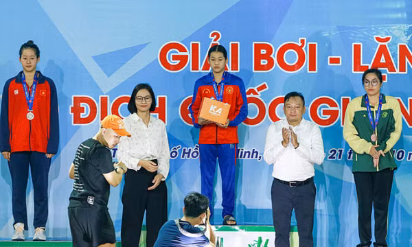 Nguyễn Thúy Hiền tiếp tục tỏa sáng tại Giải bơi vô địch quốc gia 2023