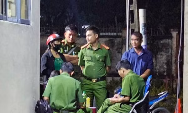 Người đàn ông sùi bọt mép, tử vong sau khi nói chuyện với người khác