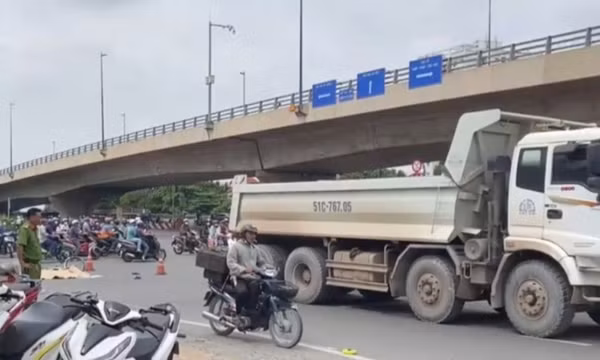 Va chạm xe ben, người đi xe đạp tử vong giữa nút giao 'tử thần' ở TP.HCM