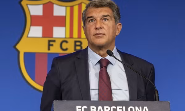 Chủ tịch Barca bị buộc tội hối lộ trọng tài