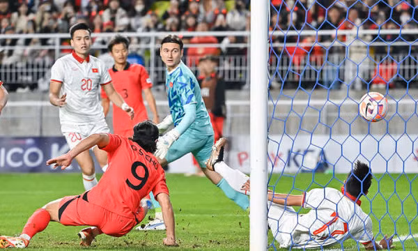 HLV Troussier: 'Việt Nam xứng đáng có bàn thắng'