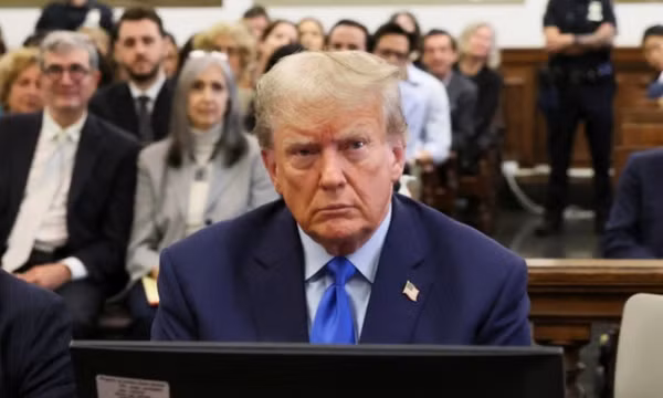 Ông Trump rời top 400 người giàu nhất Mỹ