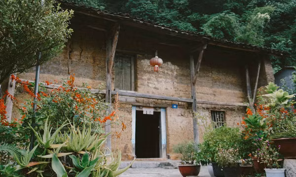 Thăm làng Nghiến, ngắm những nếp nhà yên bình nơi phố cổ Đồng Văn
