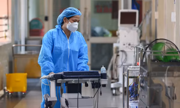 Bộ Y tế: Vẫn nên đeo khẩu trang và khử khuẩn phòng Covid