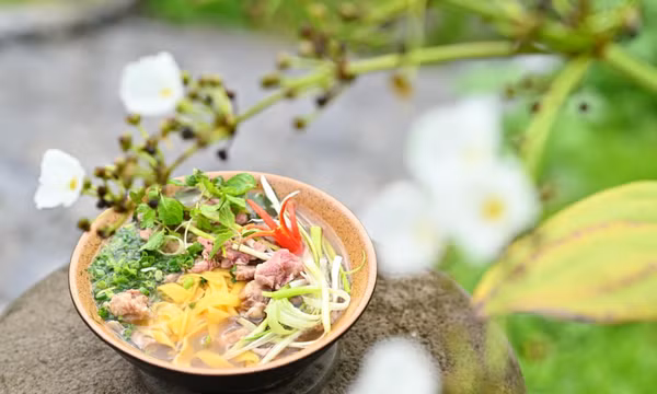 Độc lạ phở ngô tráng tay nơi cao nguyên đá Hà Giang
