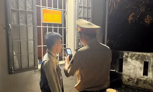 Phát hiện 2 nhân viên gác chắn tàu vi phạm nồng độ cồn
