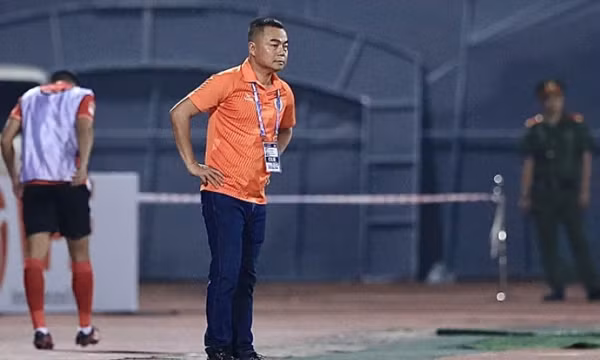 HLV Công an Hà Nội bỏ họp báo sau trận hòa Bình Định