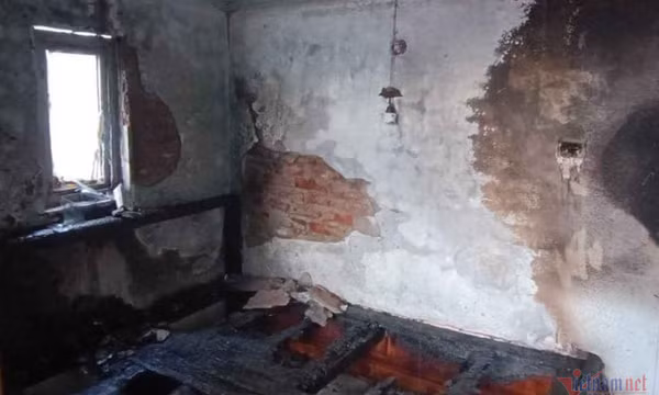 2 cháu nhỏ mắc kẹt trong đám cháy ở Hà Nội