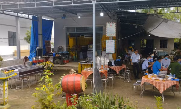 Mẹ chết, con nhập viện sau khi uống sữa bột