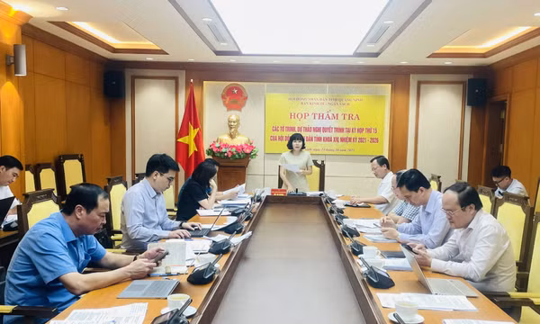 Ban Kinh tế - Ngân sách HĐND tỉnh thẩm tra tờ trình dự thảo nghị quyết