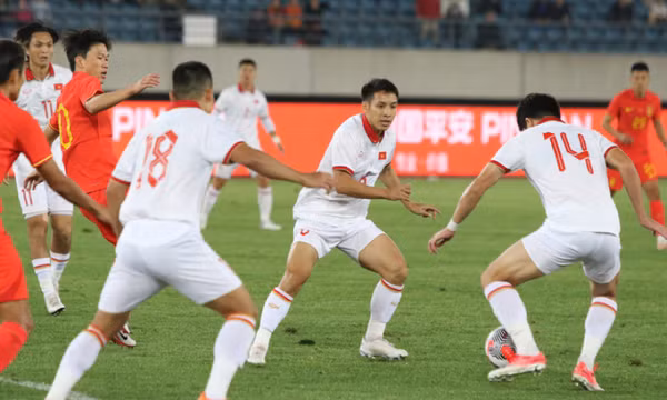'Khi gặp đối thủ mạnh, tuyển Việt Nam mới lộ sai sót'