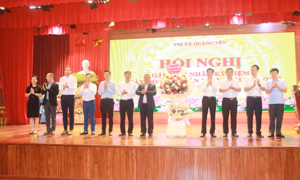 TX Quảng Yên gặp mặt doanh nghiệp, doanh nhân