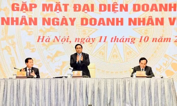 Thủ tướng Phạm Minh Chính chủ trì Hội nghị trực tuyến Thường trực Chính phủ gặp mặt đại diện doanh nhân