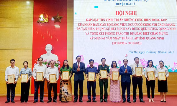 Hải Hà: Gặp mặt, tôn vinh các tập thể, cá nhân tiêu biểu nhân kỷ niệm 60 năm Ngày thành lập tỉnh