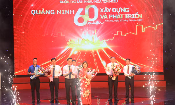 Cuộc thi sân khấu hóa tìm hiểu “Quảng Ninh 60 năm xây dựng và phát triển” cụm các thành phố, thị xã
