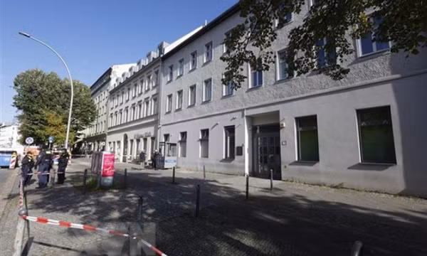 Đức: Ném bom xăng vào một giáo đường Do Thái tại Berlin