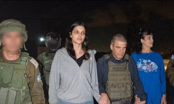 Xung đột Hamas-Israel: Hamas trả tự do cho 2 con tin người Mỹ