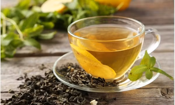 Rủi ro và tác dụng phụ khi uống trà xanh bạn cần biết
