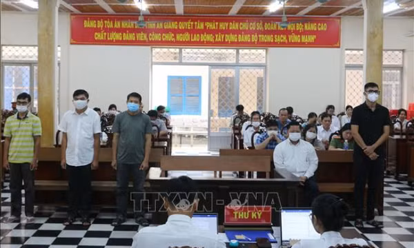 Cựu Trưởng phòng CSGT tỉnh An Giang lĩnh án 2 năm tù