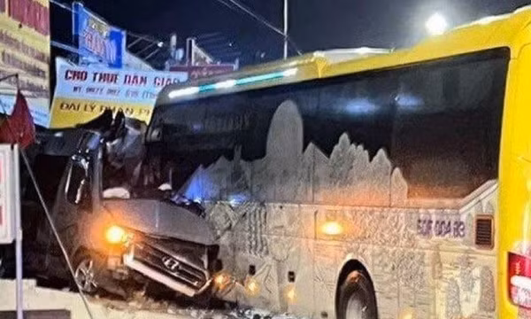 Kiểm tra Nhà xe Thành Bưởi sau vụ tai nạn nghiêm trọng ở Đồng Nai