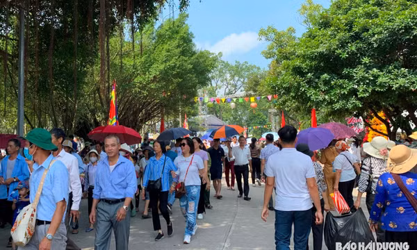 Lượng khách đến di tích Côn Sơn - Kiếp Bạc tăng 35%