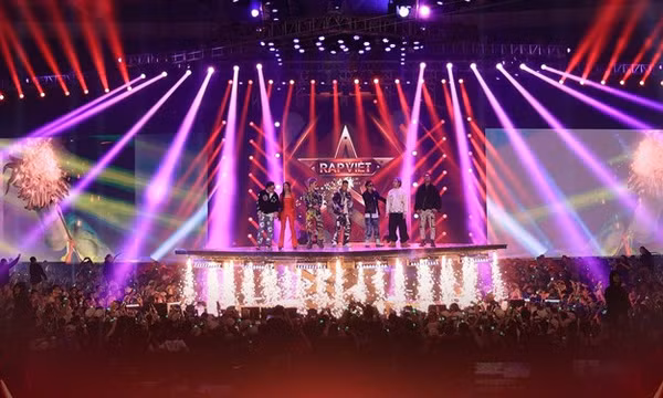Nhạc Việt đang hồi sinh từ những show diễn đắt khách