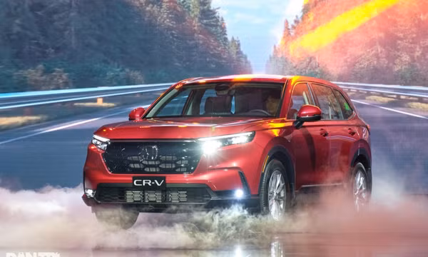 Honda CR-V 2024 chốt giá từ 1,1 tỷ đồng, đắt hơn Mazda CX-5 hay Tucson