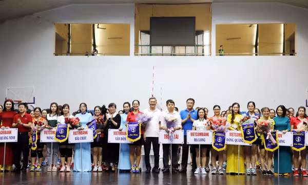 160 VĐV dự giải bóng chuyền hơi nữ ngành Ngân hàng tỉnh 2023