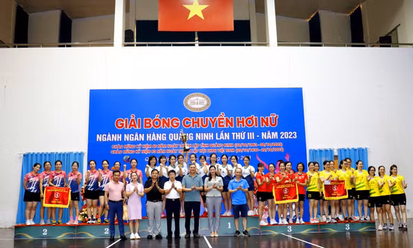 Vietcombank Móng Cái vô địch Giải bóng chuyền hơi nữ Ngân hàng 2023