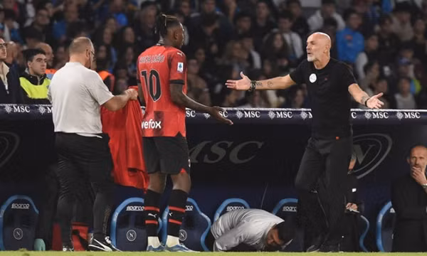 AC Milan đang mất niềm tin vào HLV Pioli