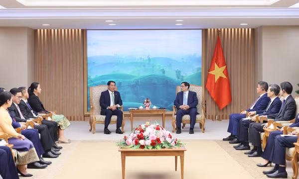Thủ tướng: Tập trung thúc đẩy tuyến đường bộ cao tốc Hà Nội-Vientiane (Lào)