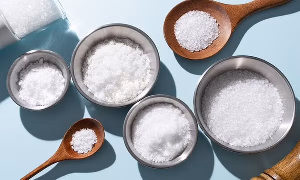 Phải làm sao khi lỡ cho nhiều muối vào đồ ăn?