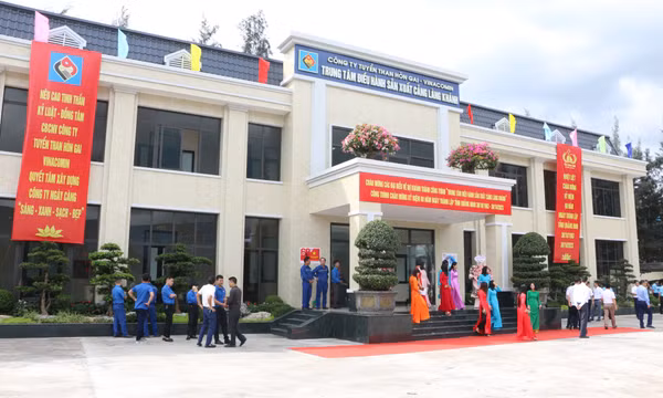 Tuyển than Hòn Gai: Khánh thành công trình Trung tâm Điều hành sản xuất cảng Làng Khánh