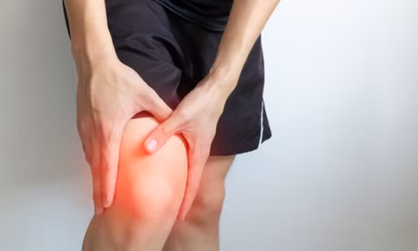 Đừng bỏ qua những triệu chứng sớm của viêm khớp gối