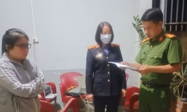 Bắt tạm giam chủ quán cà phê kiêm môi giới mại dâm