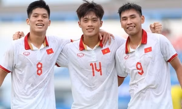 Vắng HLV Troussier, U23 Việt Nam vẫn giành chiến thắng
