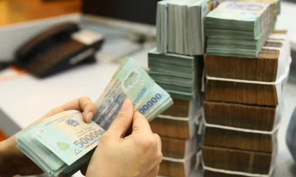 Diễn biến lạ khi một số ngân hàng rục rịch tăng lãi suất tiết kiệm trở lại