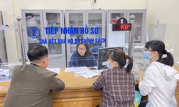 1 năm không đóng bảo hiểm, người lao động có được nhận BHXH một lần?