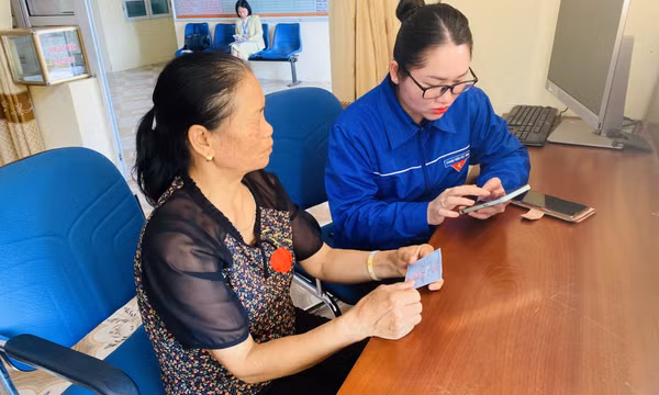 Hỗ trợ người dân tiếp cận chuyển đổi số