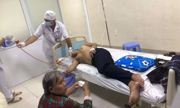 Bị cáo uống thuốc trừ cỏ sau khi nghe toà tuyên án ở Cà Mau đã qua đời