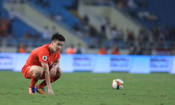 Những hệ luỵ nếu tuyển Việt Nam tiếp tục tụt hạng FIFA