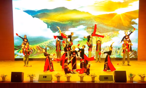 Tiên Yên: Liên hoan nghệ thuật quần chúng “Khúc quân hành vùng Đông Bắc”