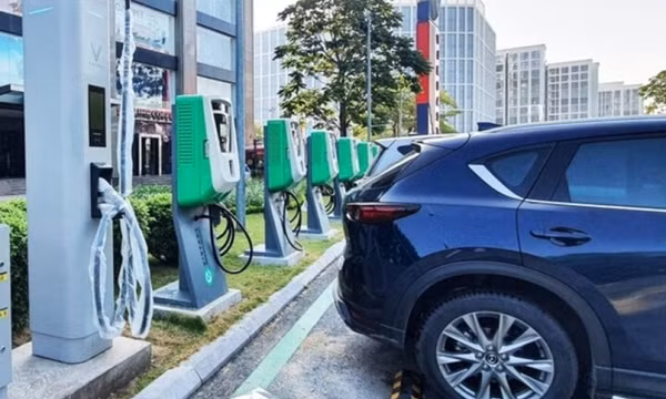 Thời gian sạc xe điện là bao lâu?