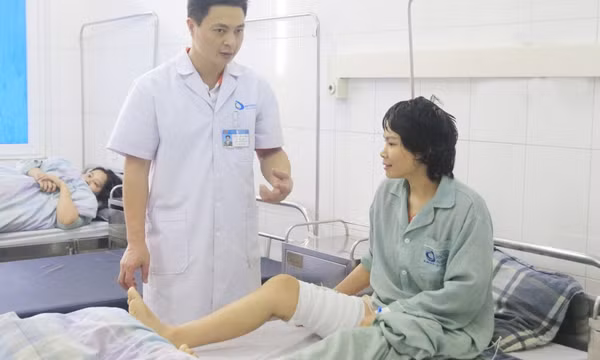 Phẫu thuật thành công cắt bỏ khối ung thư sụn hiếm gặp, bảo toàn chi cho bệnh nhân